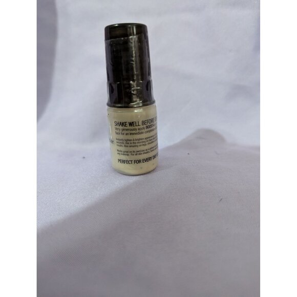 Complexion Boost Instant Complexion Corrector 7.5 ml - Picture 2 of 2